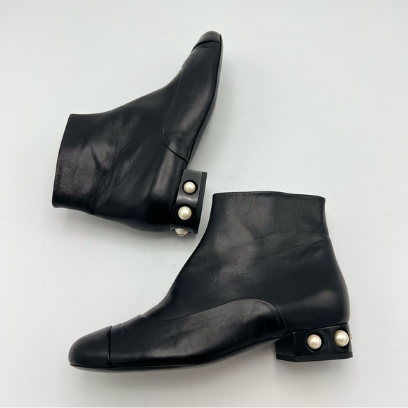 Chanel Pearl Booties, size 38.5 - Picture 1 of 11